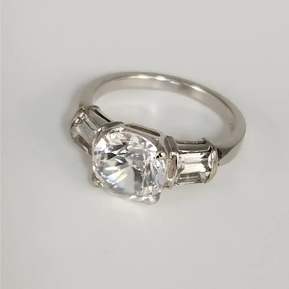 14k White Gold Round Reflex Stone with Baguette Accents size 5.5